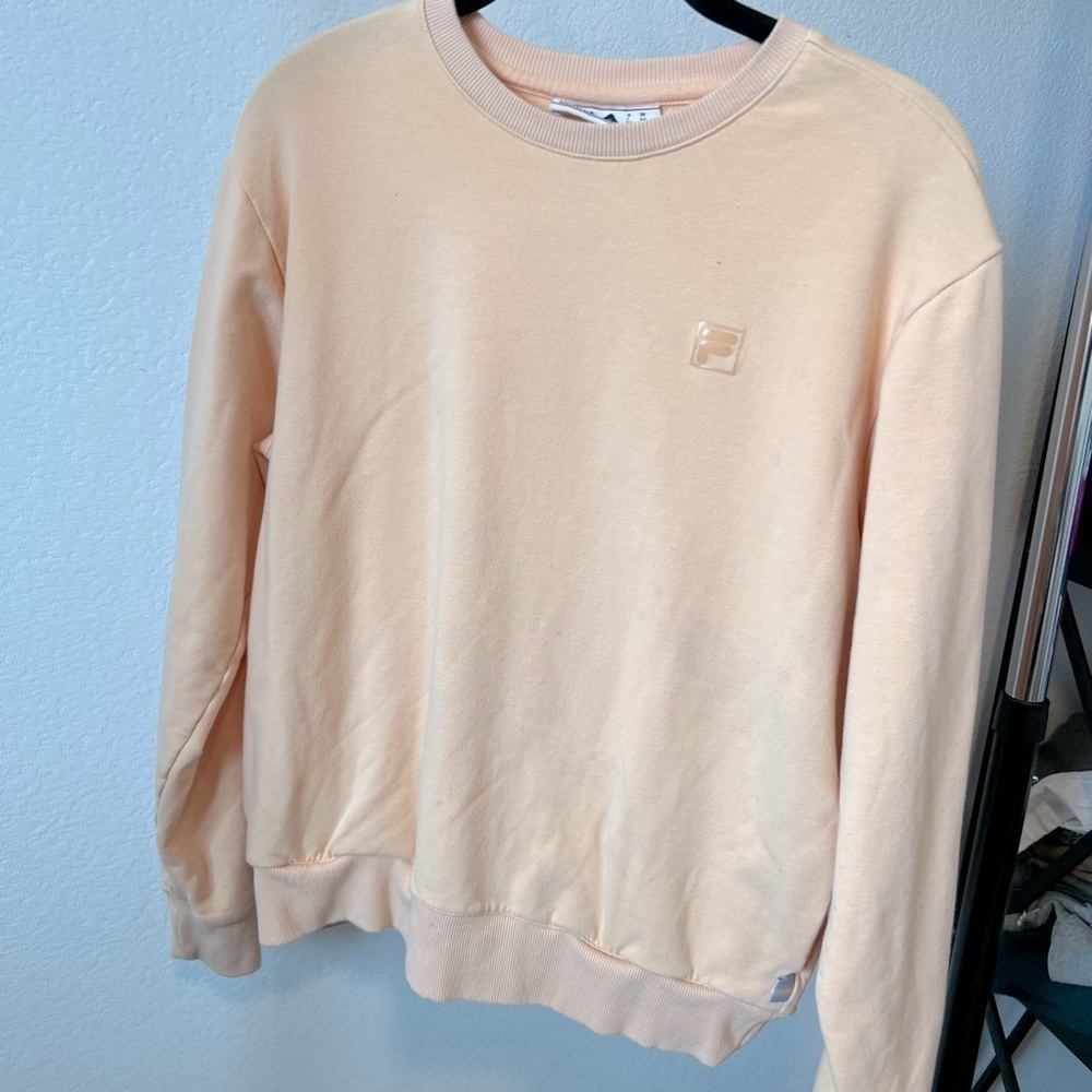 𝅺fila Women’s Peach‎ Crewneck Size Medium